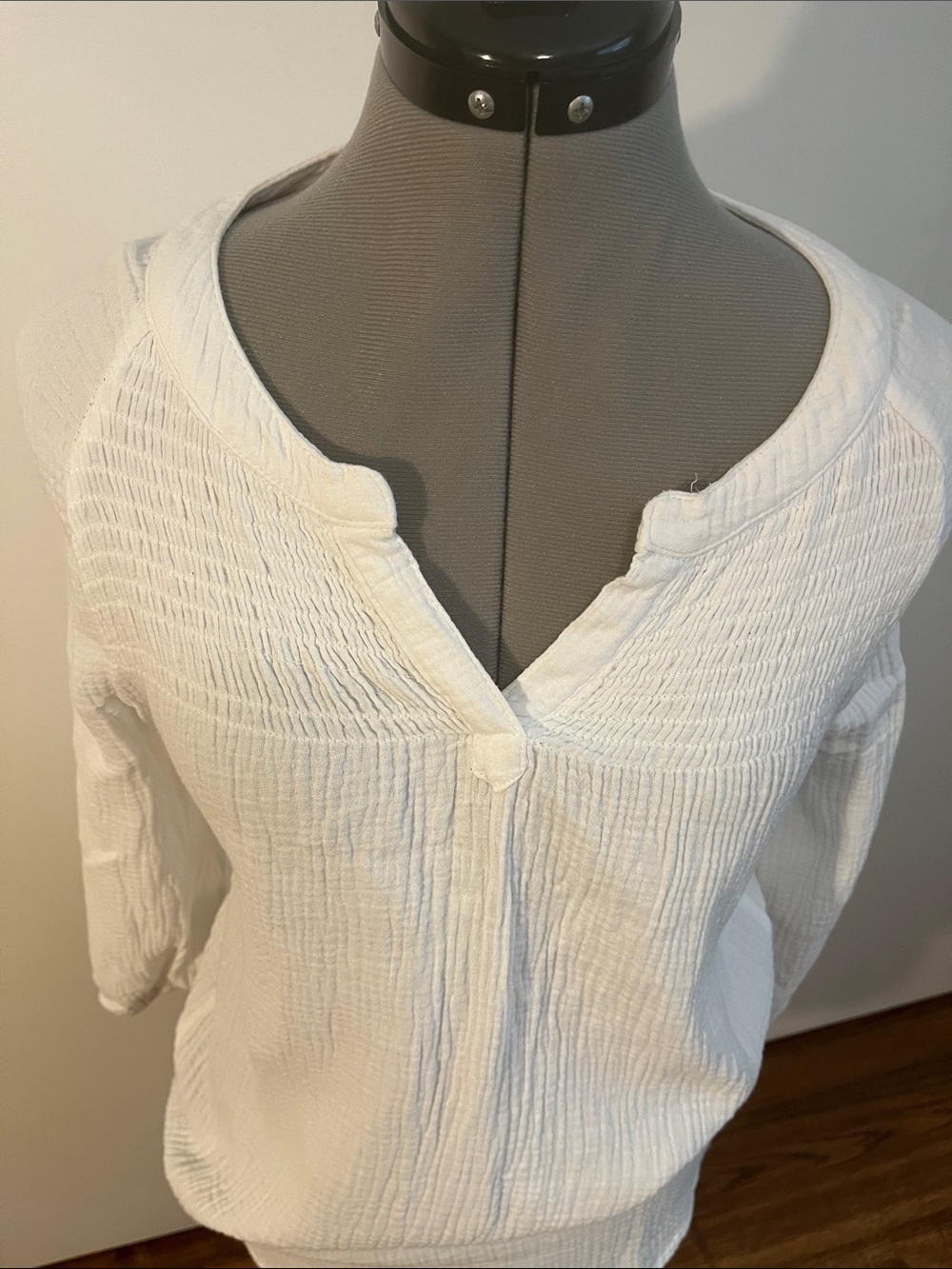 C&C California White Crinkle Gauze Henley Tunic - Picture 3 of 4